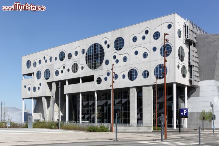 Immagine La Musikkens Hus (Casa della Musica) di Aalborg è stata inauguirata nel 2014. Ospita concerti e sale prove per i gruppi - © ricochet64 / Shutterstock.com