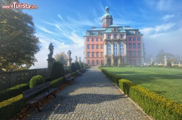 Immagine Il castello di Ksiaz è il terzo per dimensioni della Polonia. Sorge sulle rive del fiume Pelcznica ed è l'attrazione turistica principale della cittadina di Walbrzych - foto © Mariusz Switulski / Shutterstock.com
