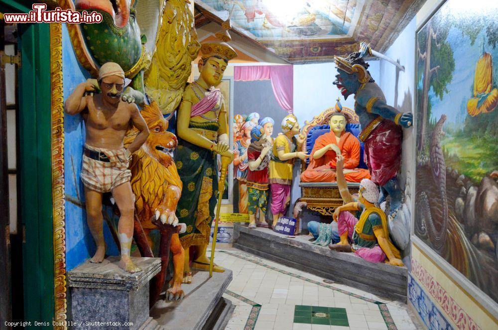 Immagine Negombo, Sri Lanka: interno dell'Angurukaramulla Temple, conosciuto anche come Bodhirajarama Maha Viharaya - © Denis Costille / Shutterstock.com