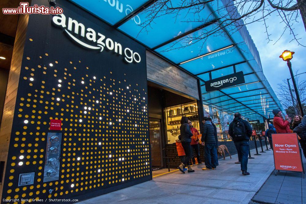 Immagine Negozio di alimentari Amazon Go a Seattle, Washington: ha aperto i battenti nel 2018  - © Rocky Grimes / Shutterstock.com