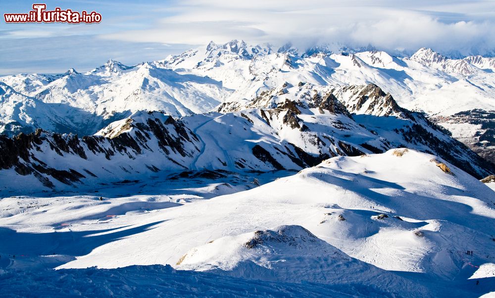 Immagine Neve sulle vette dello ski resort Les Arcs nella Alpi della Savoia (Francia).