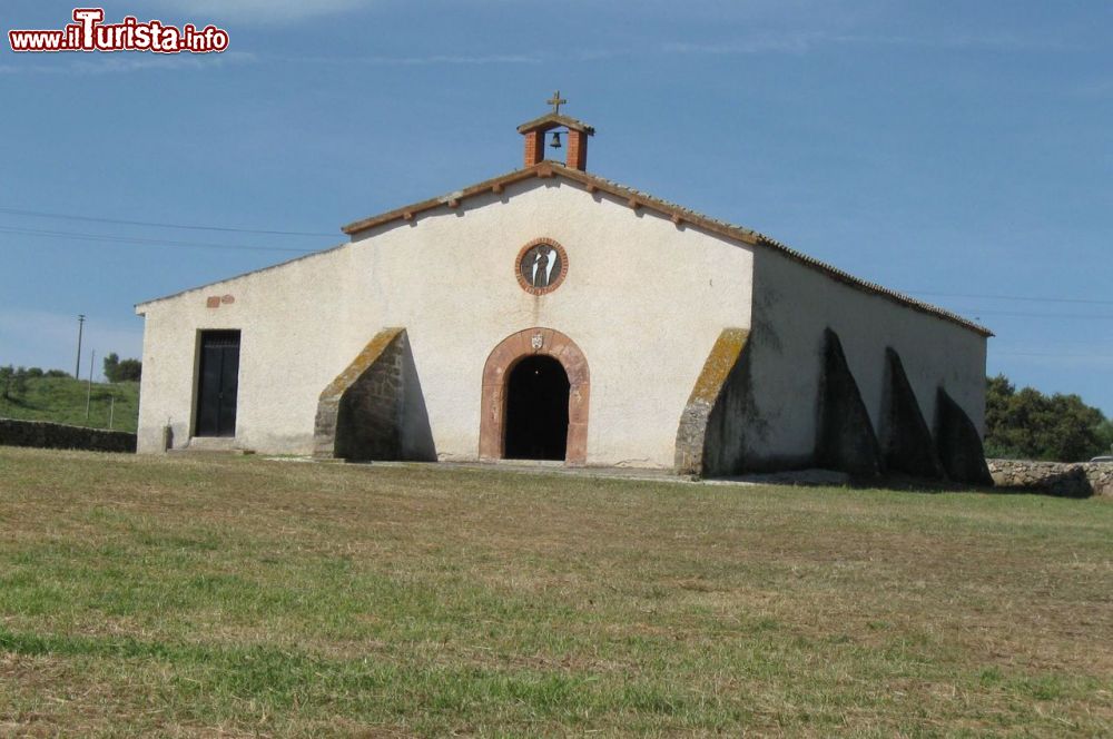 Immagine Olzai, Sardegna: la Chiesa dell'Arcangelo Gabriele - © Sardu soe, CC BY-SA 3.0, Wikipedia