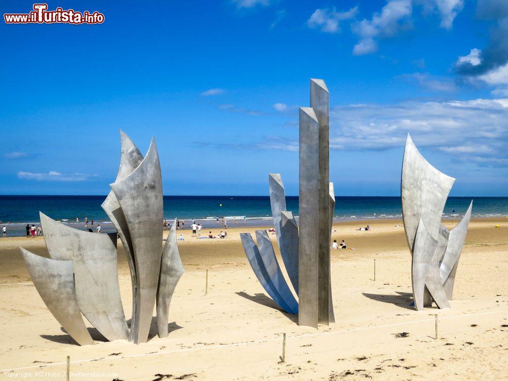 Immagine Omaha Beach teatro dello sbarco in Normandia. Siamo a Saint-Laurent-sur-Mer - © RICIfoto / Shutterstock.com