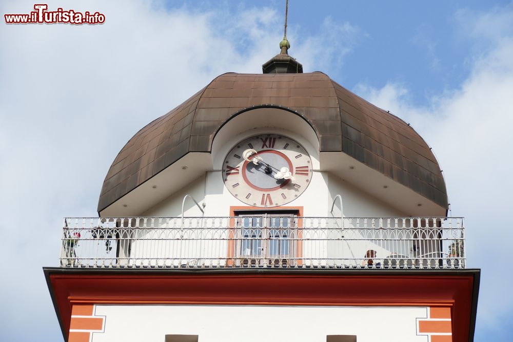 Immagine L'orologio della Schwammerlturm, la storica porta di Leoben in Austria