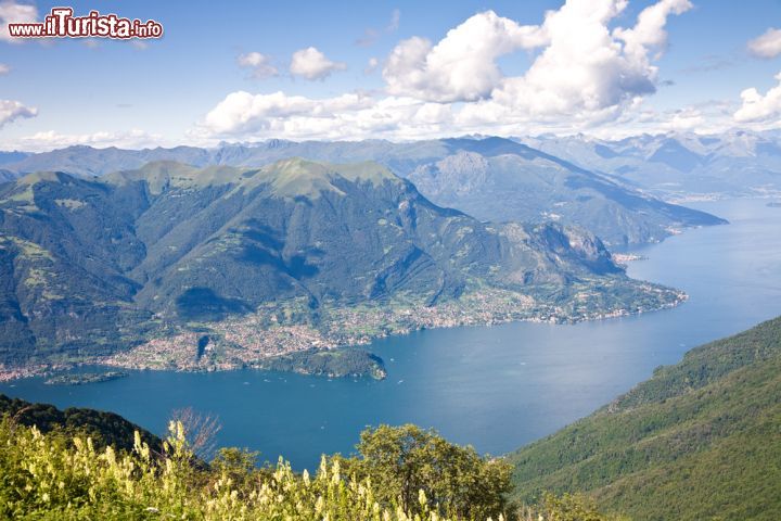 Immagine Ossuccio fotgrafata dal Monte San Primo, un balcone naturale sul Lago di Como  - © imagesef / Shutterstock.com