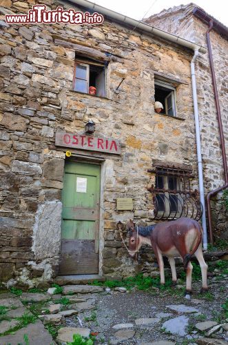 Immagine Osteria tipica a Santo Stefano d'Aveto Liguria - © maudanros / Shutterstock.com