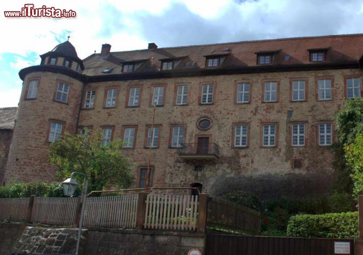 Immagine Ottoburg Rueck a  Schlitz, Germania - E' uno dei primi castelli barocchi costruiti nella città tedesca di Schlitz: assieme a quelli di Slasher, Hinterburg, Hinterturm e Vorderburg fa si che questa località sia nota anche con il nome di Romantische Burgenstadt Schlitz, cioè la romantica città dei castelli di Schlitz