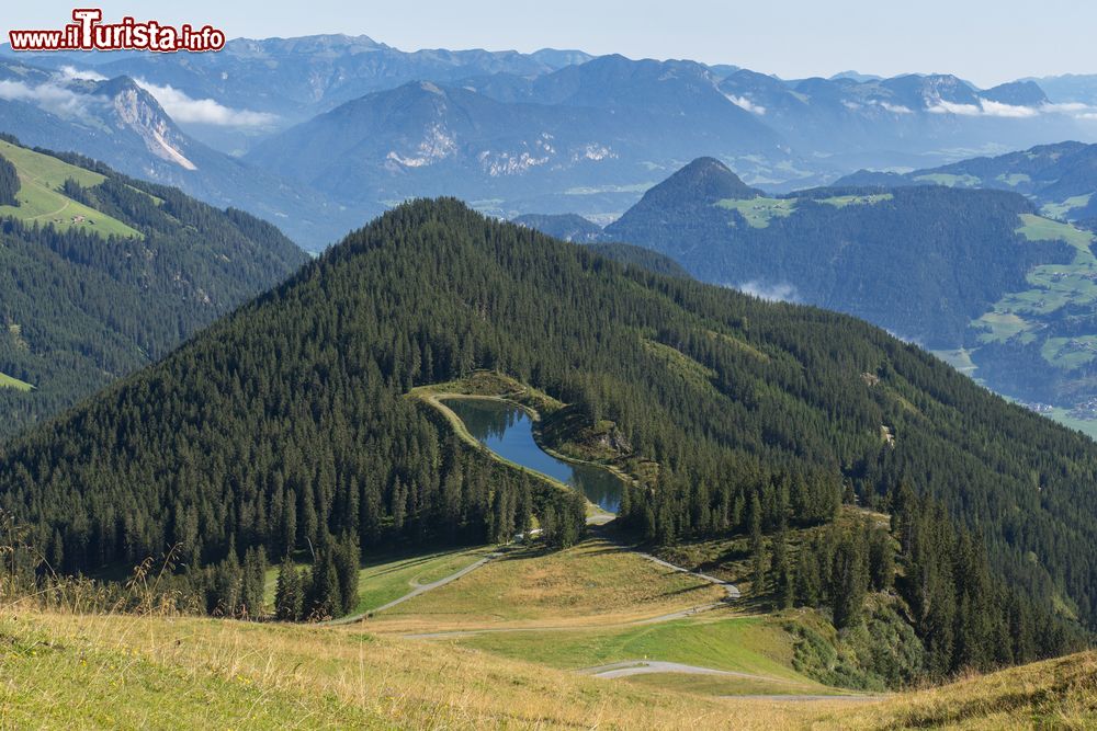 Immagine Un bel paesaggio alpino nei dintorni di Fugen, nella valle di Zillertal in Austria.