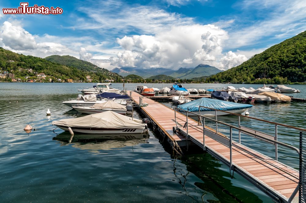 Immagine Paesaggio da Lavena Ponte Tresa, in provincia di Varese: il Lago di Lugano e le Alpi Svizzere.