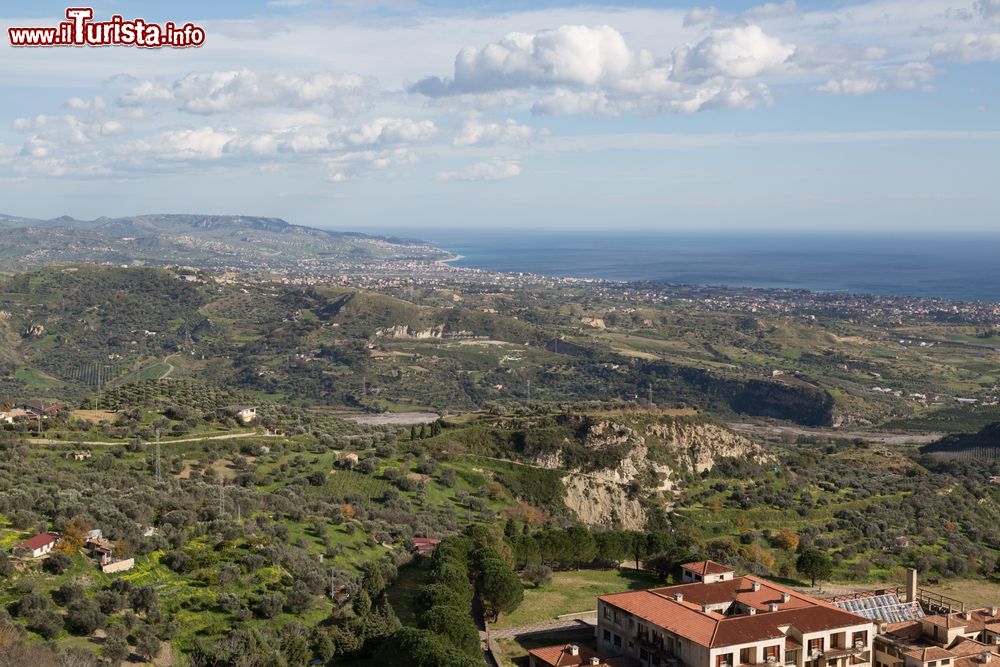 Immagine Paesaggio della costa calabra nei pressi di Gerace