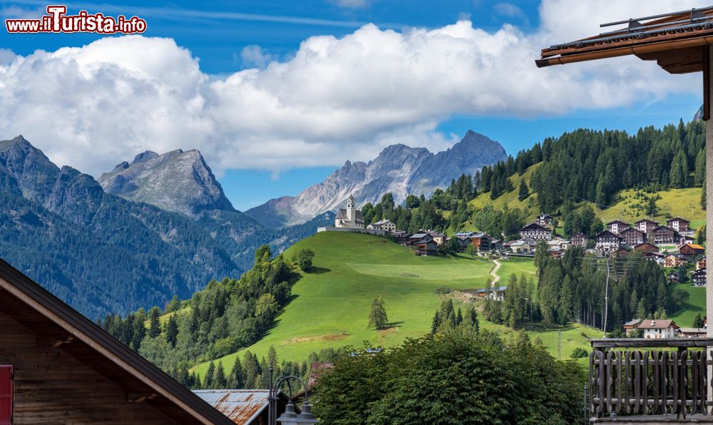 Immagine Paesaggio naturale di Selva di Cadore dal Colle Santa Lucia, provincia di Belluno (Veneto). 