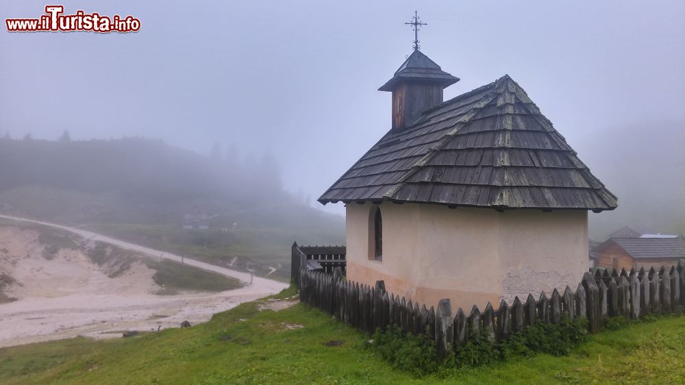 Immagine Paesaggio nei pressi del rifugio Fodara Vedla di San Vigilio di Marebbe, trentino Alto Adige.
