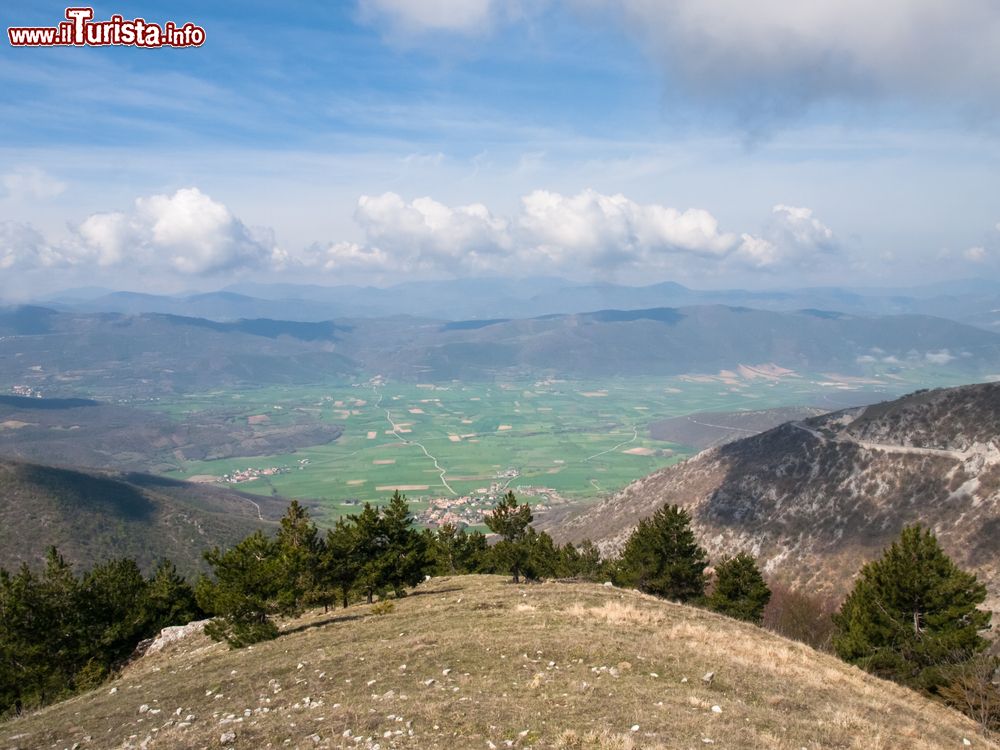 Immagine Paesaggio rurale lungo la strada Trebbio, Bolognola e Sarnano, Marche.