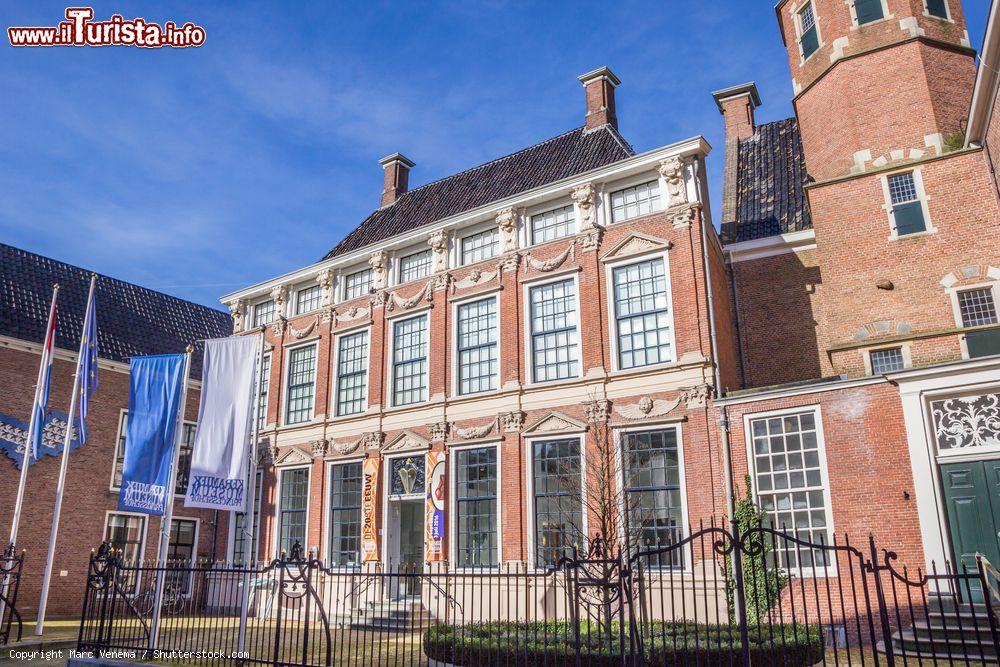 Immagine L'elegante Palace Prinsessehof, uno dei musei del centro storico di Leeuwarden, Paesi Bassi - © Marc Venema / Shutterstock.com