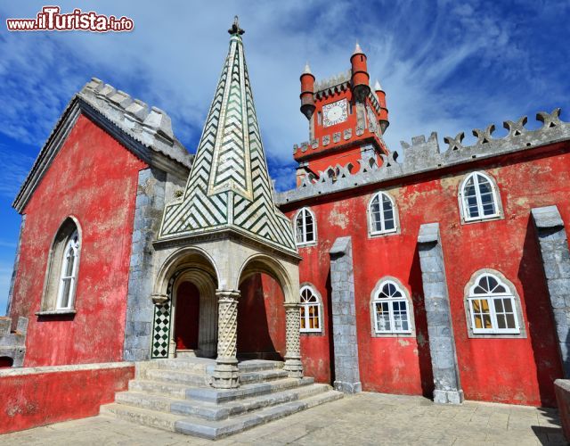 Immagine Il Palacio da Pena è sicuramente il più mirabile esempio di architettura del Romanticismo portoghese. Fu costruito nel 1839 a Sintra - foto © Emi Cristea / Shutterstock.com