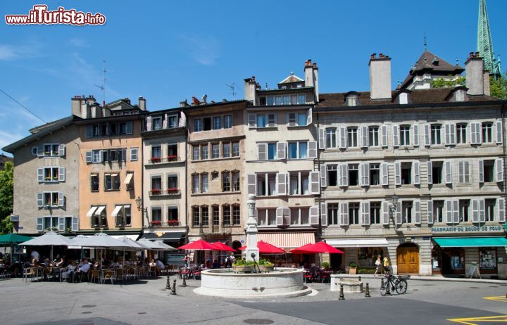Immagine Palazzi antichi nel centro storico di Ginevra, Svizzera. Questa bella città francofona è immersa fra le vicine cime alpine e le colline del Giura - © Boris-B / Shutterstock.com