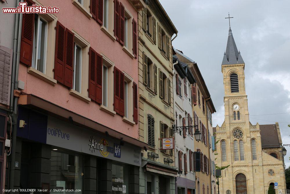 Immagine Palazzi del centro storico di Altkirch, Alto Reno, Alsazia (Francia) con le facciate color pastello - © BOULENGER Xavier / Shutterstock.com