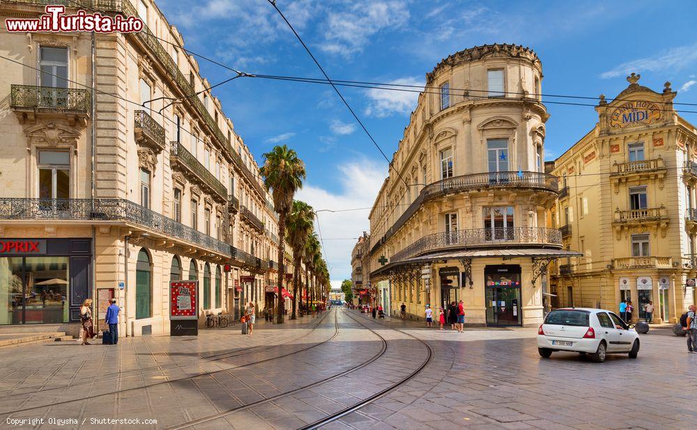 Immagine Palazzi signorili nel centro di Montpellier, Occitania, in una giornata di sole - © Olgysha / Shutterstock.com