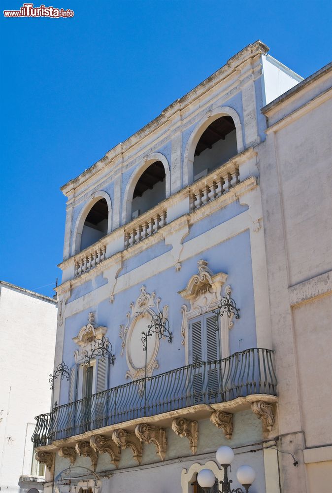 Immagine Palazzo Albano a Fasano, Puglia, Italia. Bellissimo esempio di architettura barocca, questo edificio venne costruito nel 1693 per volere del capitano Mogavero.