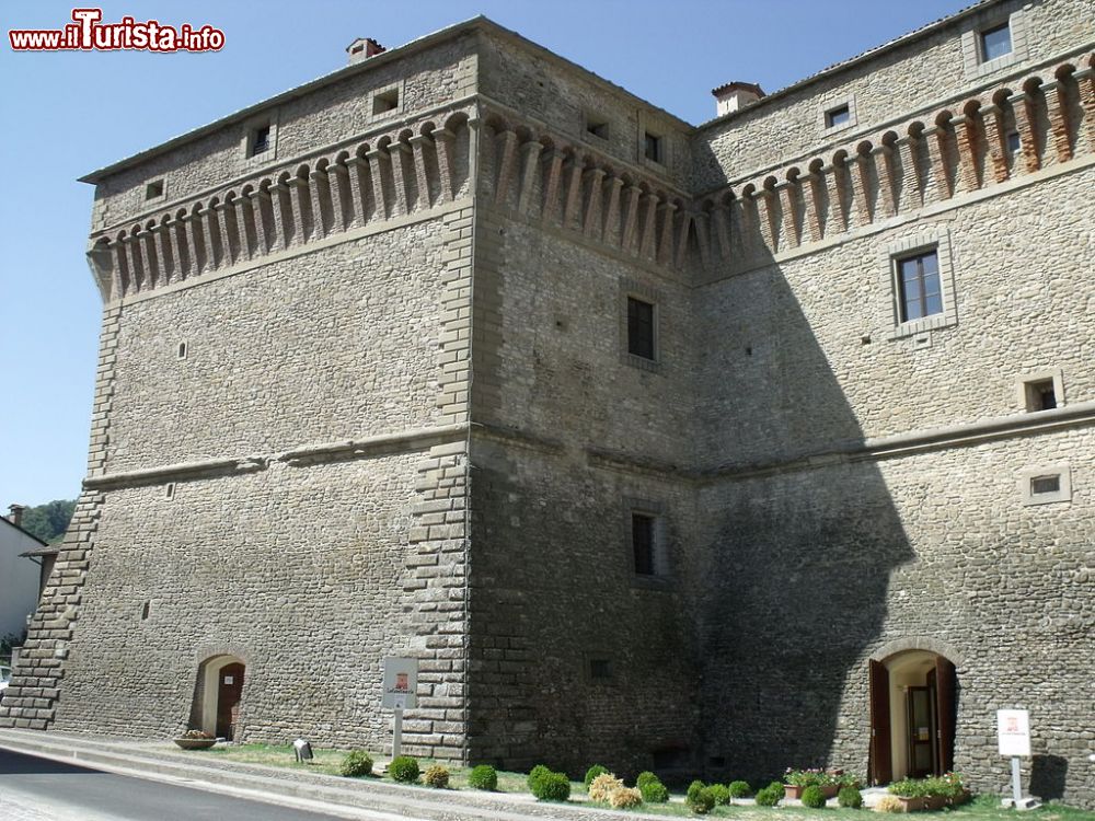Immagine Palazzo Alidosi la fortezza in centro a Castel del Rio in Emilia-Romagna  - © LigaDue - CC BY 3.0 - Wikipedia