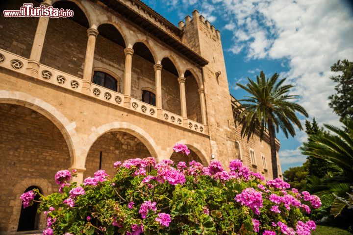 Immagine Il Palazzo Almudaina a Palma di Maiorca, isole Baleari (Spagna)