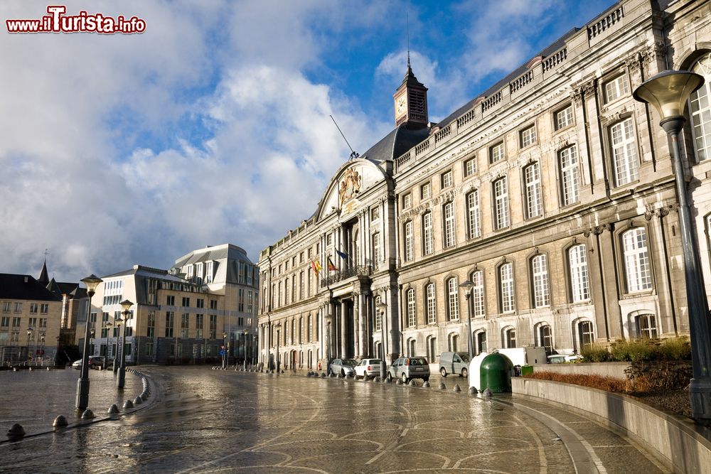 Immagine L'elegante Palazzo dei Principi-Vescovi nel centro di Liegi (Vallonia, Belgio) - © Shutterstock.com