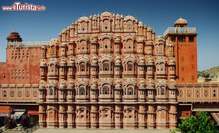 Immagine Palazzo dei venti a Jaipur, India - © skouatroulio - Fotolia.com