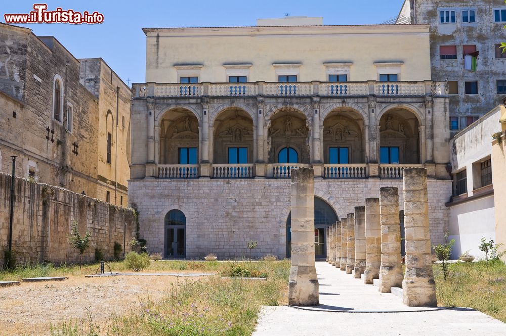 Immagine Palazzo Della Marra a Barletta, Puglia. E' uno dei più prestigiosi esempi di architettura barocca in Puglia.