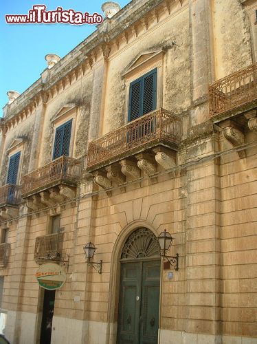 Immagine Palazzo Tasca in centro a Pachino in Sicilia