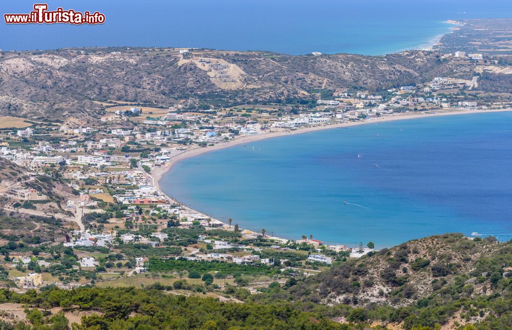 Immagine Panorama aereo del villaggio di Kefalos, isola di Kos (Dodecaneso), Grecia. Questa localià si affaccia sulla baia di Kamari e sorge a 43 km dalla città di Kos.