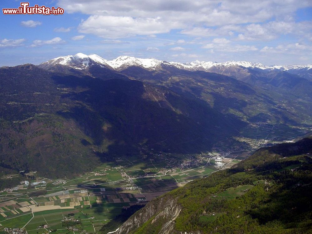 Immagine Panorama dalla Cima Vezzena in direzione di Roncegno Terme e la Valsugana - © Alexroat - Wikipedia