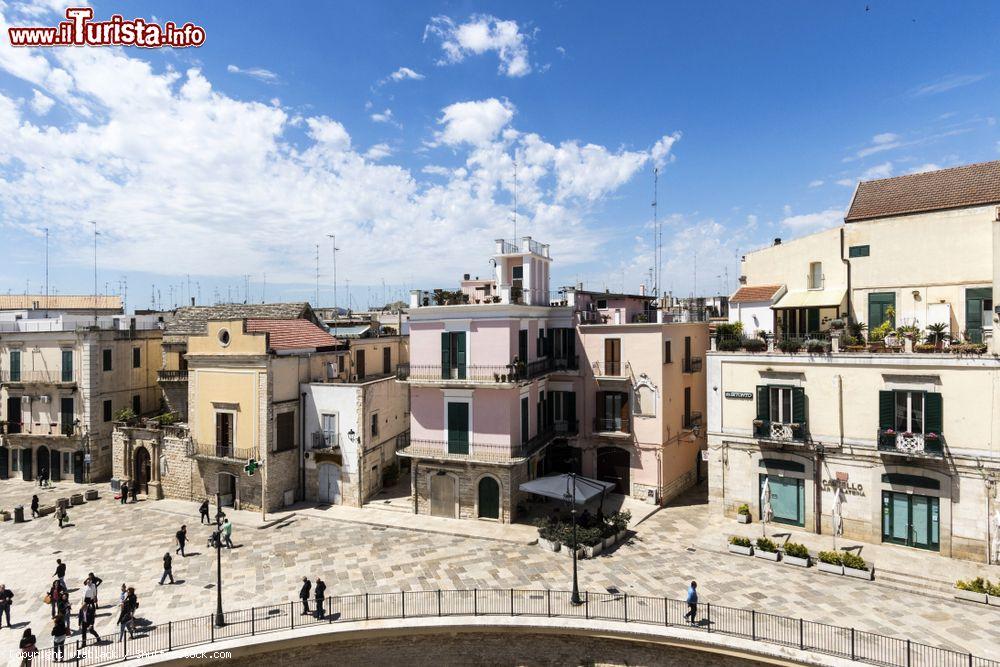 Immagine Panorama dall'alto della principale piazza di Bitonto, Puglia. Conosciuta come città degli ulivi, Bitonto vanta un centro storico ricco di monumenti e edifici storici - © wlablack / Shutterstock.com
