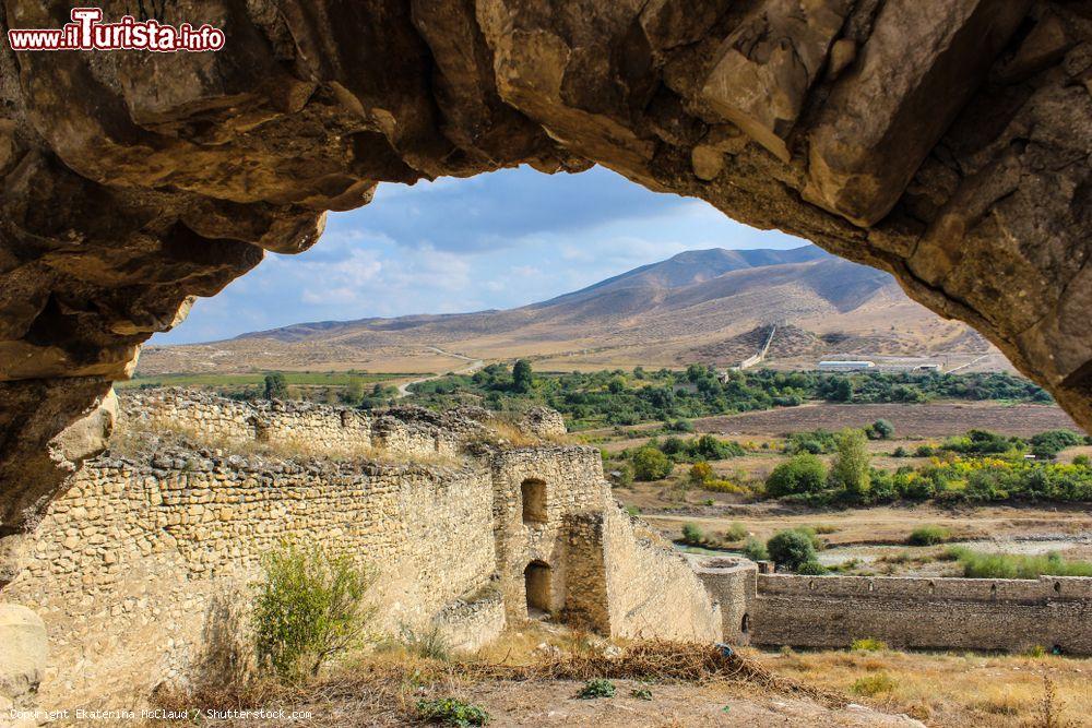 Immagine Panorama dalle rovine nei pressi della città di Stepanakert, Nagorno-Karabakh - © Ekaterina McClaud / Shutterstock.com
