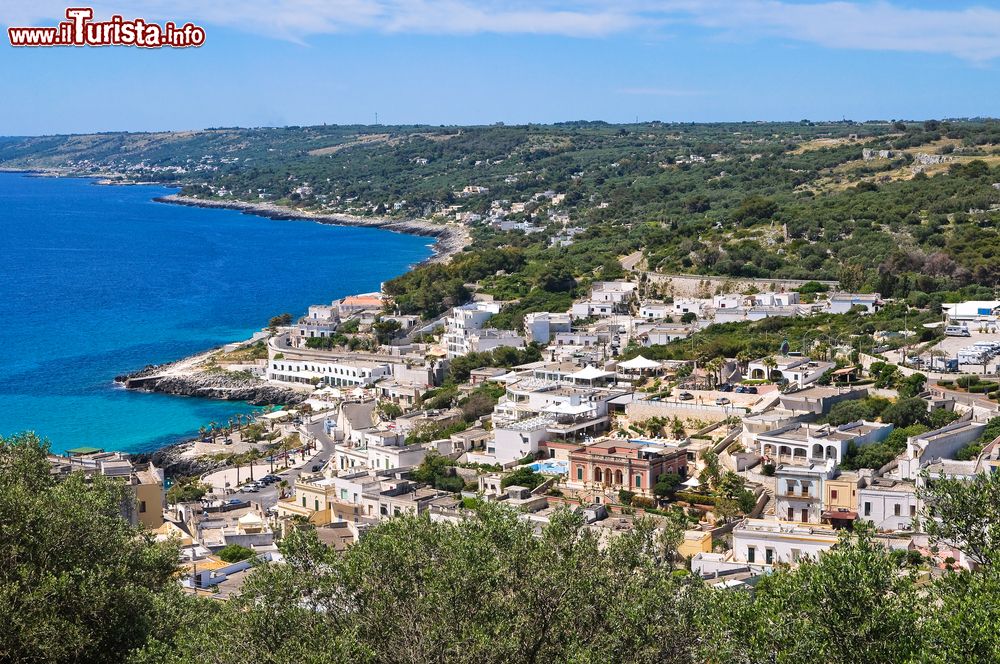 Immagine Panorama del borgo costiero di Castro, costa adriatica del Salento in Puglia
