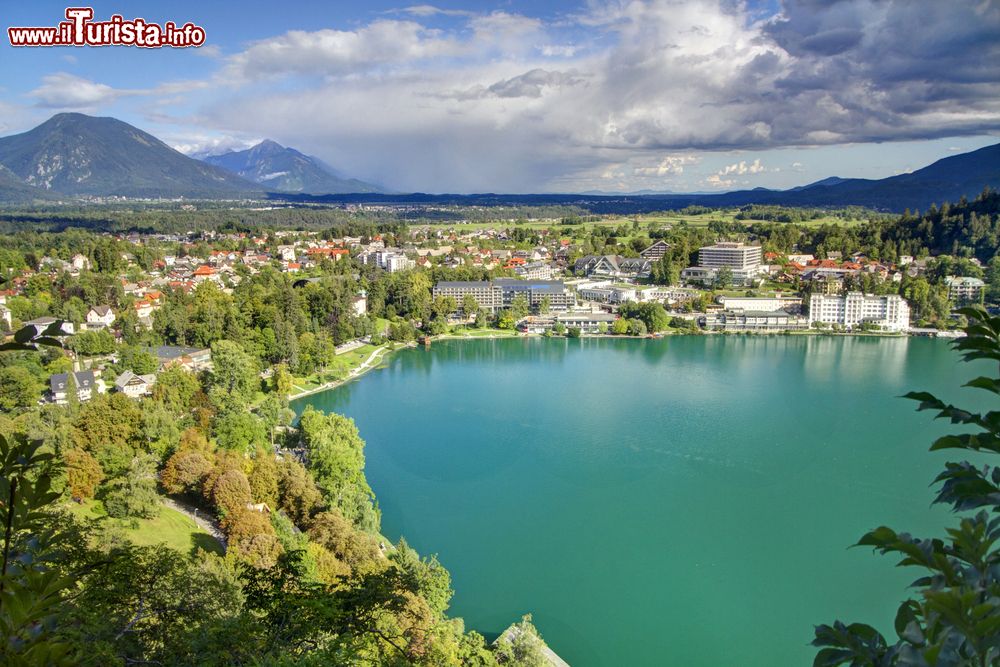 Immagine Panorama del borgo di Bled e del lago della Slovenia