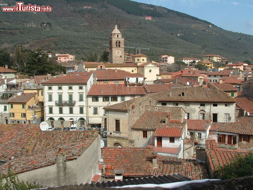 Immagine Panorama del Borgo di Buti in Toscana - © Bellinagiuseppe - CC BY-SA 4.0, Wikipedia