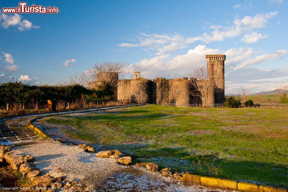 Immagine Panorama del Castello di Vulci a Canino nel Lazio - © mdlart / Shutterstock.com