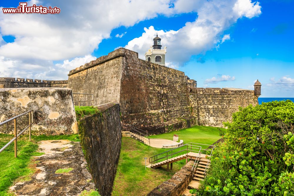 Immagine Panorama del castello San Felipe del Morro a San Juan, Porto Rico. Fa parte del sito storico nazionale di San Juan che nel 1983 è stato inserito nella lista dei patrimoni dell'umanità dell'Unesco.