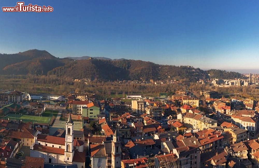 Immagine Panorama del centro di Roccavione in Piemonte Di Lolly2689 - Opera propria, CC BY-SA 4.0, Collegamento