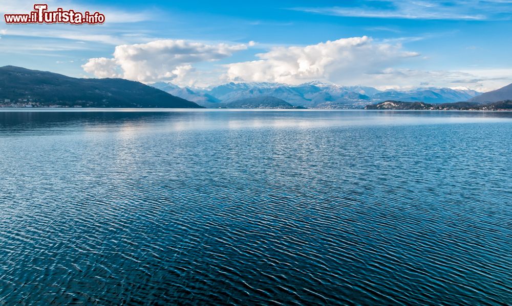 Immagine Panorama del Lago Maggiore fotografato da Ispra, Provincia di Varese