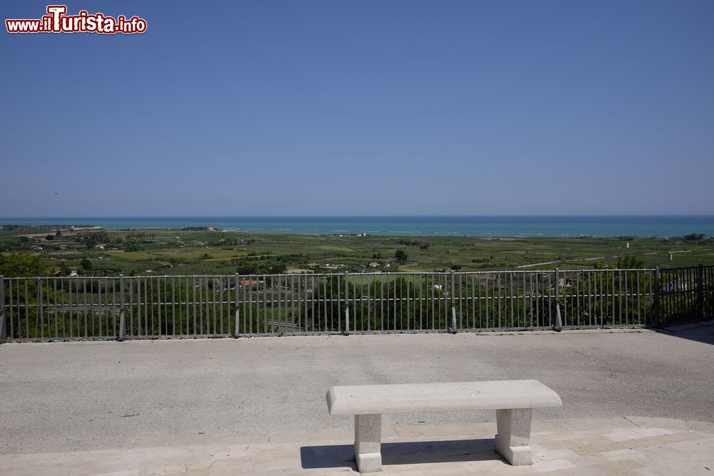 Immagine Panorama del Mar Jonio dal centro di Campomarino di Maruggio in Puglia