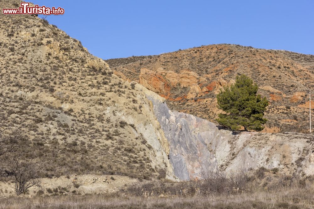 Immagine Panorama del paesaggio montuoso che circonda la cittadina spagnola di Daroca, Aragona.