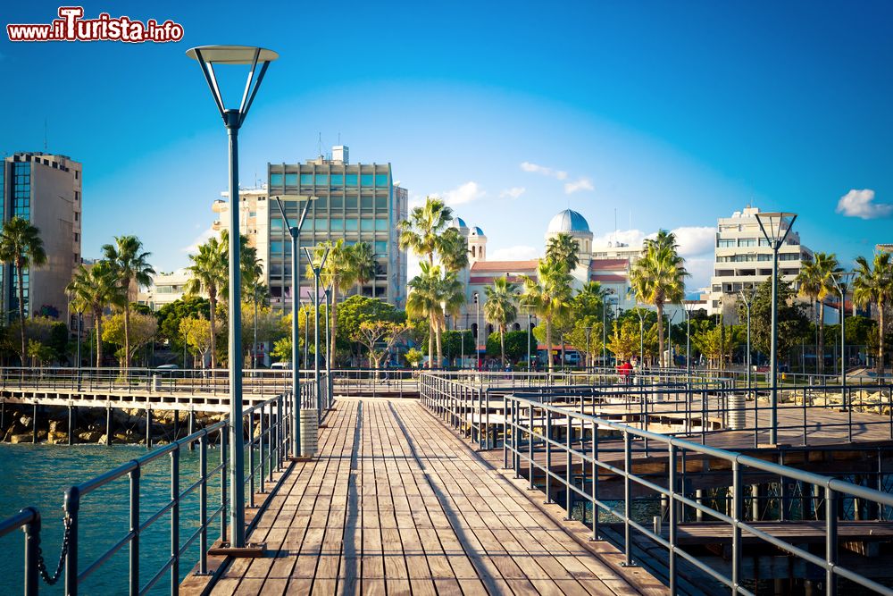 Immagine Panorama del parco marino di Limassol, Cipro.