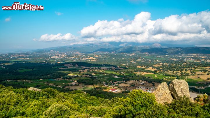 Immagine Il panorama della Barbagia fotografato di dintorni di Tonara in Sardegna