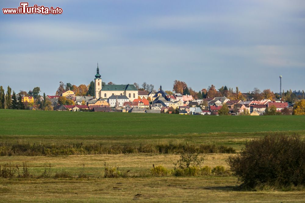 Immagine Panorama della cittadina di Tepla in Repubblica Ceca - © Lioneska / Shutterstock.com