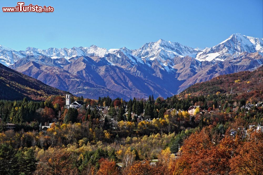 Immagine Panorama della Val Vigezo in autunno, nei dintorni di Santa Maria Maggiore in Piemonte  - © Flavio Minoletti