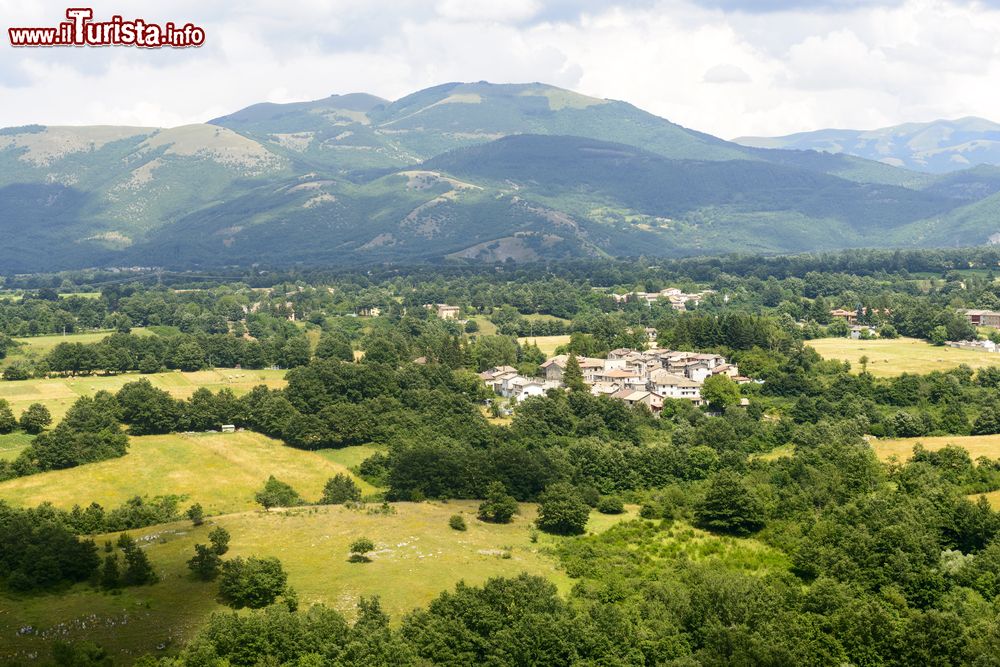 Immagine Panorama delle campagne intorno a Leonessa, nord del Lazio