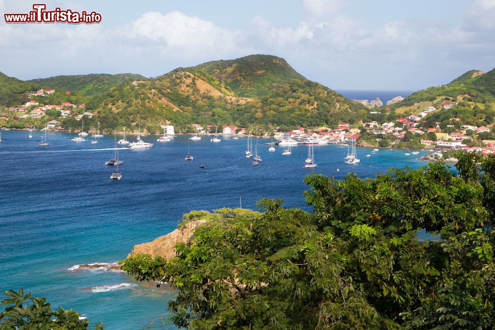 Immagine Panorama dell'isola caraibica della Martinica, Piccole Antille. E' un piccolo pezzetto di Francia nel cuore dell'arcipelago caraibico con una natura incredibile.