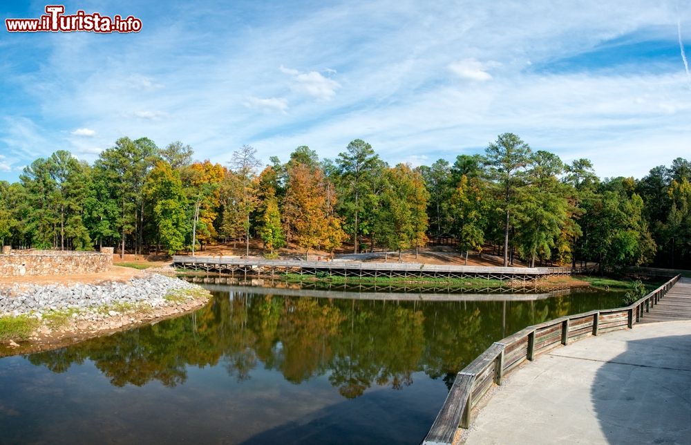 Immagine Panorama dell'Oak Mountain State Park nei pressi di Birmingham, Alabama, USA. Con i suoi 9940 acri di estensione, è oggi il più grande parco statale dell'Alabama.