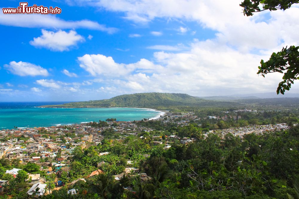 Immagine Panorama sulla città di Baracoa, cittadina di 50.000 abitanti della provincia di Guantànamo, Cuba.